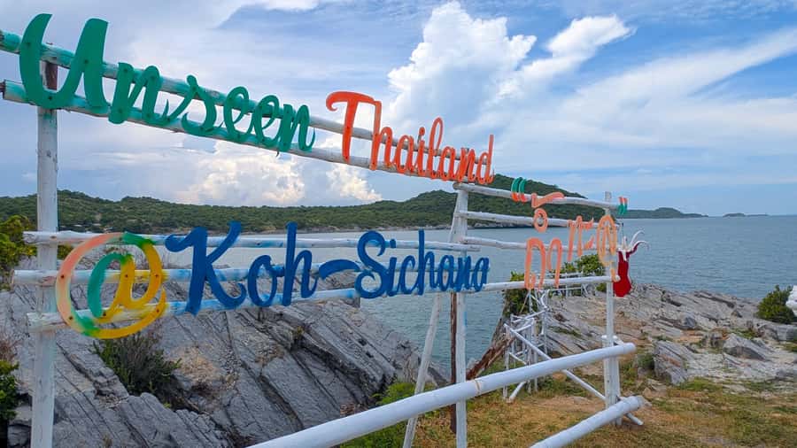 From Pattaya: Day Tour Koh Sichang Island with Tuktuk Tour - Chong Khao Khat and Laem Chakkraphong