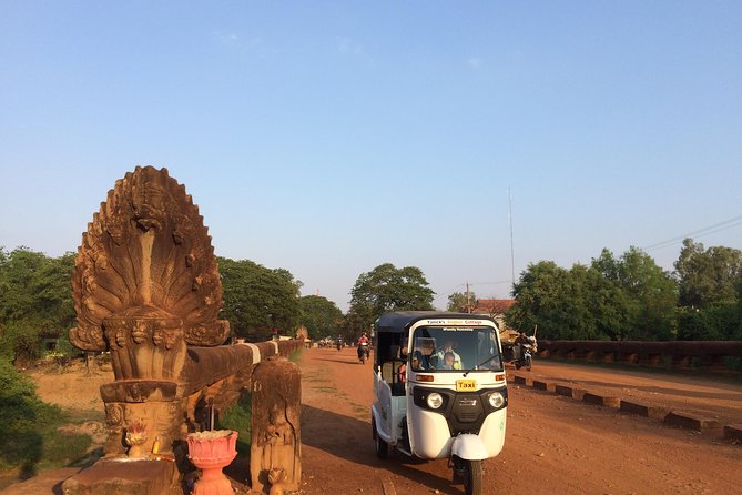 Full-Day Angkor Temple Discovery with Banteay Srei by Tuk-Tuk - The Grand Circuit and quieter temple time