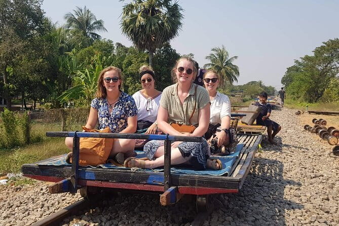 Full-Day Battambang with a local Tuk Tuk Tours - Climbing to Wat Banan Temple