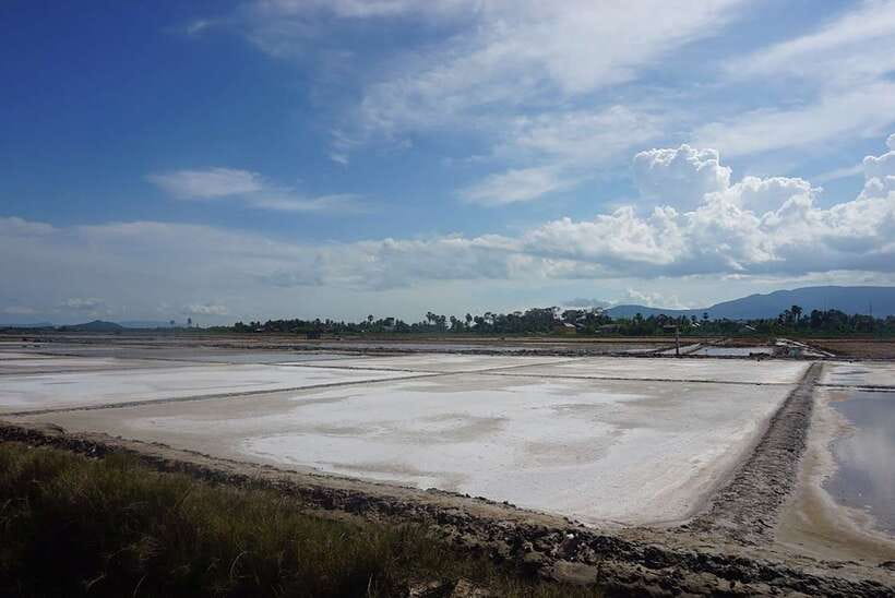 FULL DAY - Countryside Tuk-Tuk Pepper Tour + Kep - Salt fields at the end of the route