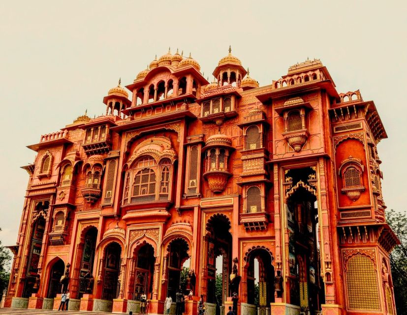 Full day Jaipur sightseeing tour by tuk tuk. - City Palace explains Jaipur’s royal center
