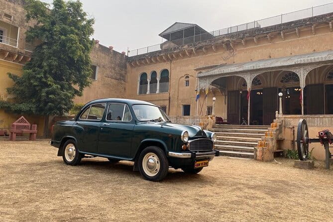 Full day Jaipur sightseeing tour by tuk tuk. - Lunch is flexible, but meals cost extra
