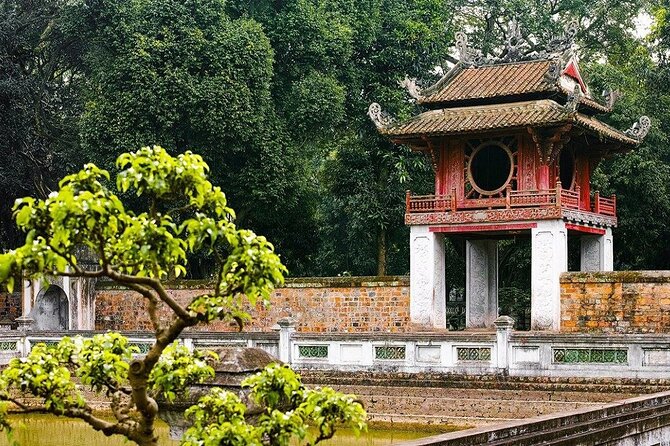 Full Day Private Luxury Tour with Cyclo in Hanoi - Dong Xuan Market and the daily side of Hanoi