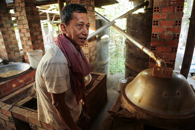 Full/Half Day Tuk TuK: Handicrafts Bambootrain Killing&Bat Caves - The bat cave finale