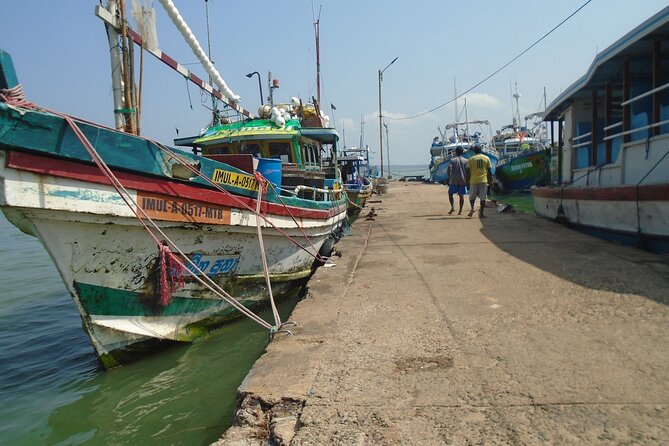 Fun and Scenic Negombo Tour by Tuk Tuk - Sri Muthu Mari Amman Temple: a brief Hindu stop