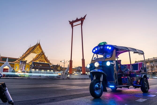 Fun Tuk Tuk Dinner and Massage in Old Town Bangkok - The Giant Swing at Sao Chingcha