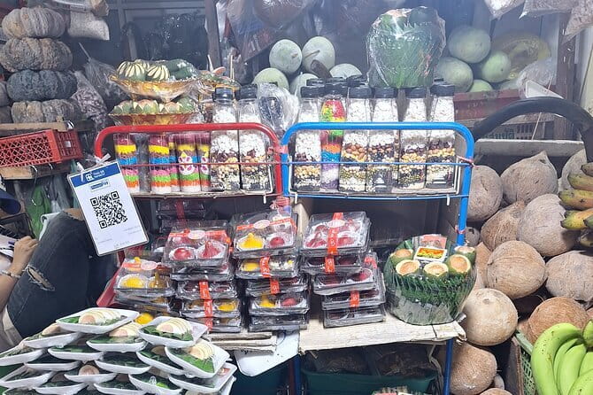 Fun Tuk Tuk Dinner and Massage in Old Town Bangkok - Pak Khlong Talat after dark