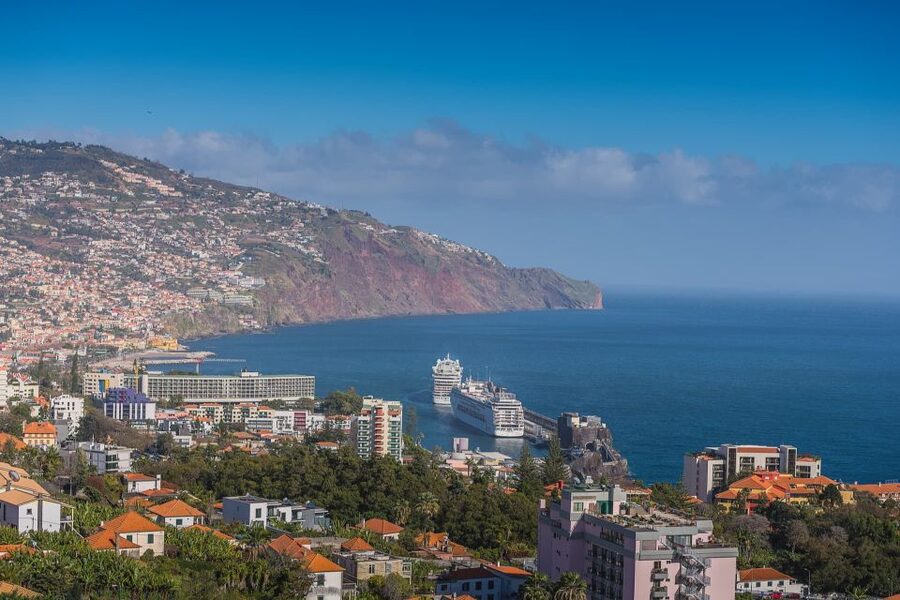 Funchal: City Highlights Tuk-Tuk Tour - A colorful stop at the Farmers’ Market