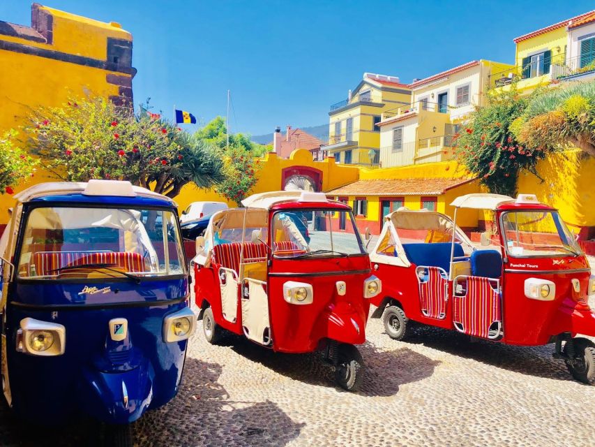 Funchal: Monte Toboggan and Old Town Tour by Tuk-Tuk - Returning through the old town