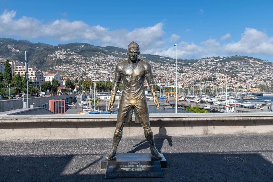 Funchal: Old Town Tuk Tuk Tour with Drop-Off at CR7 Museum - Why a tuk tuk works well in Funchal