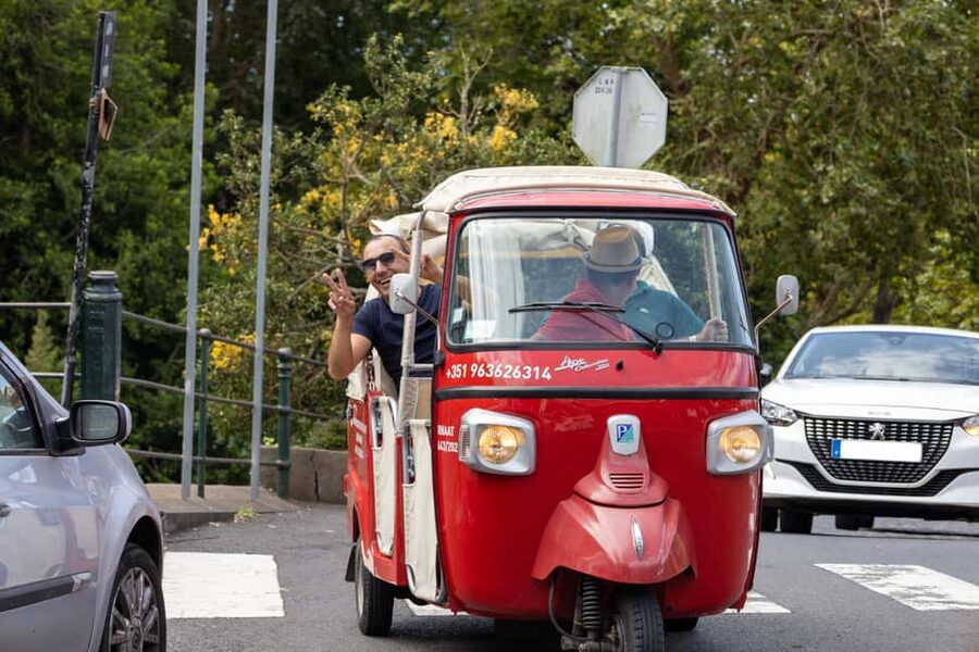 Funchal: Tuk Tuk Tour to the Most Breathtaking Viewpoints - Miradouro da Vila Guida for photos and fresh air
