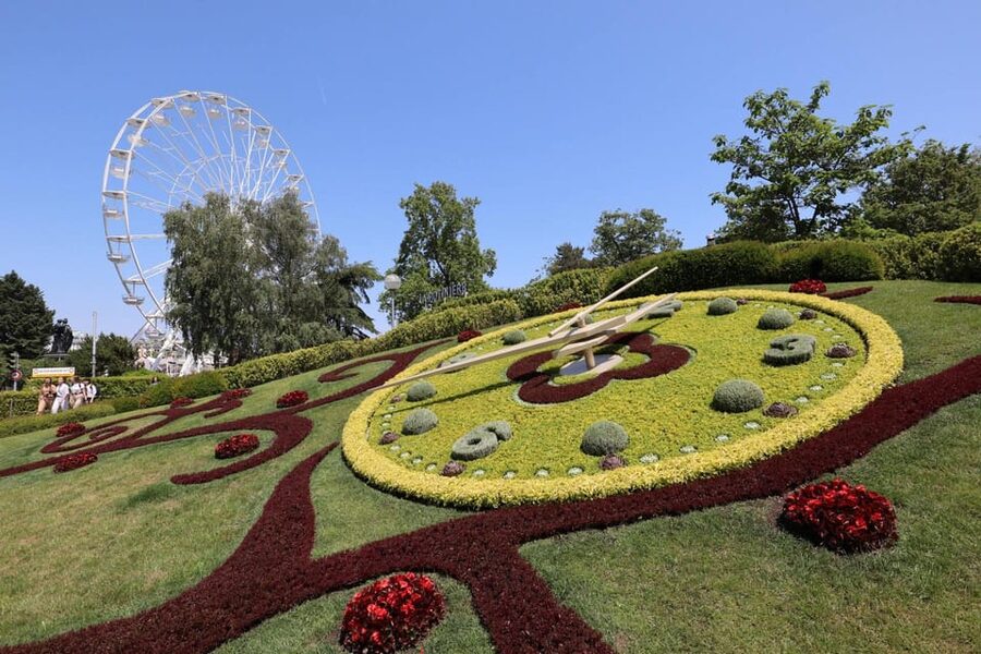 Geneva: Highlight Tour in TukTuk - The Flower Clock and Geneva’s polished public face