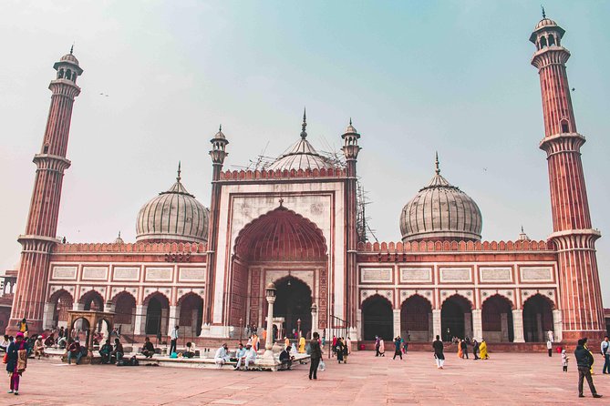 Guided 3‑hour rickshaw ride through Old Delhi with transfers - Why this Old Delhi ride works well
