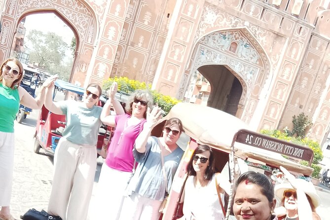 Guided Morning E-Rickshaw Ride with Food Tasting at Jaipur - Ram Niwas Garden and Albert Hall Museum