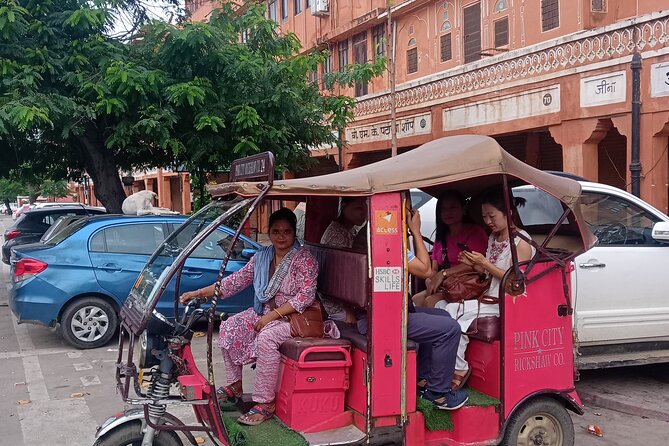 Guided Morning E-Rickshaw Ride with Food Tasting at Jaipur - Ajmeri Gate and Jaipur’s Walled Boundary
