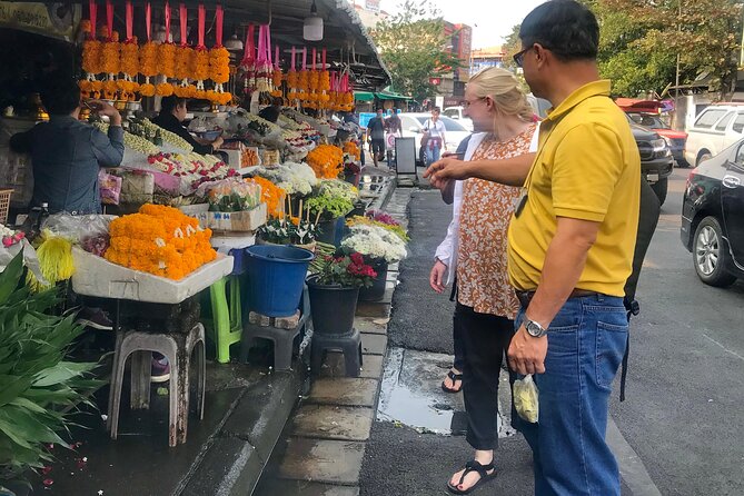 Half Day Chiang Mai City and Cultural by TukTuk, Samlor & Red car (Private Tour) - Wat Phan Tao and Lanna craftsmanship