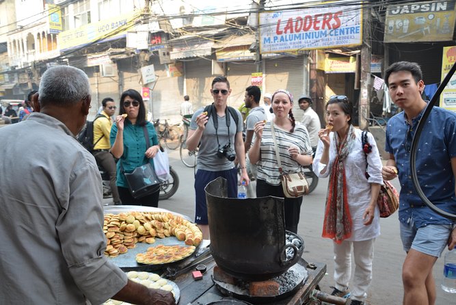 Half-Day Food Tour with Cycle Rickshaw ride to Masterji Kee Haveli - Rickshaw rides through the old city