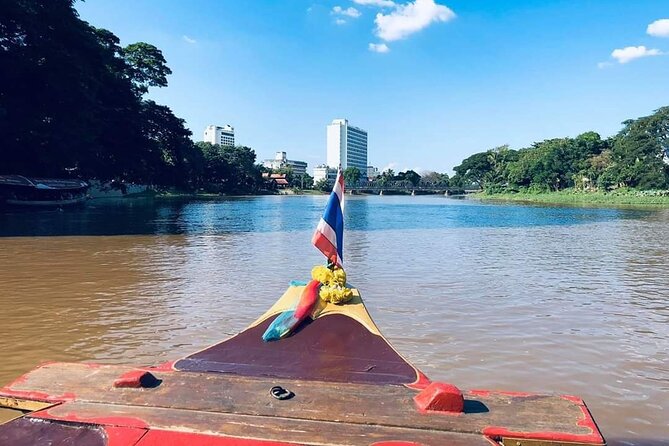 Half Day Private Chiang Mai Trishaw Ride and Mae Ping River Cruise - Warorot Market and the Flower Sellers