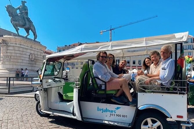Halfday Tuk Tuk Tour Lisbon Highlights-Viewpoints-Local Stories - São Vicente, Feira da Ladra, and the National Pantheon