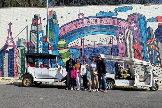 Heart of Lisbon Private Tuk Tuk Tour - Feira da Ladra and the everyday side of Alfama