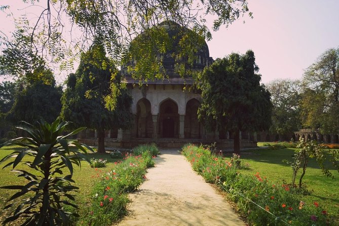 Heritage Delhi Photography Walk (2 Hours Guided Walking Tour with Rickshaw Ride) - Lodhi Art District brings a modern finish