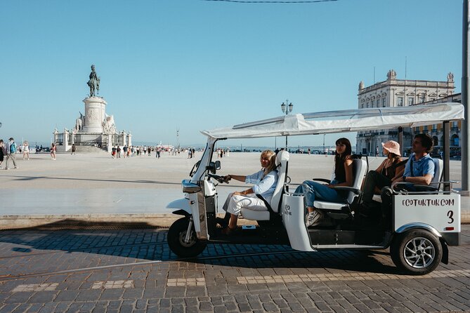 Historic Lisbon Tour with Local Guide in Private Eco Tuk Tuk - Graça, São Vicente, and the National Pantheon