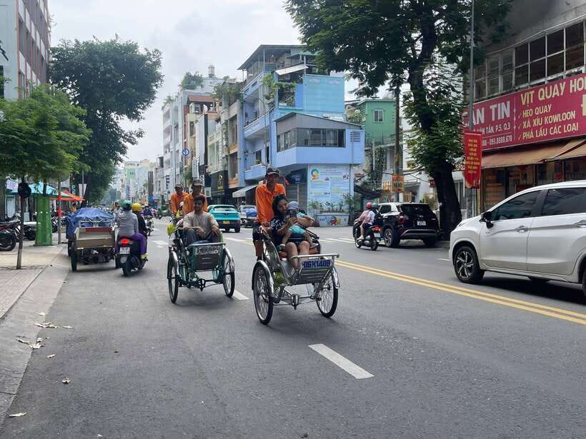 Ho Chi Minh City Sightseeing Panoramic Cycling Tour By Cyclo - Night rides and Bùi Viện Walking Street