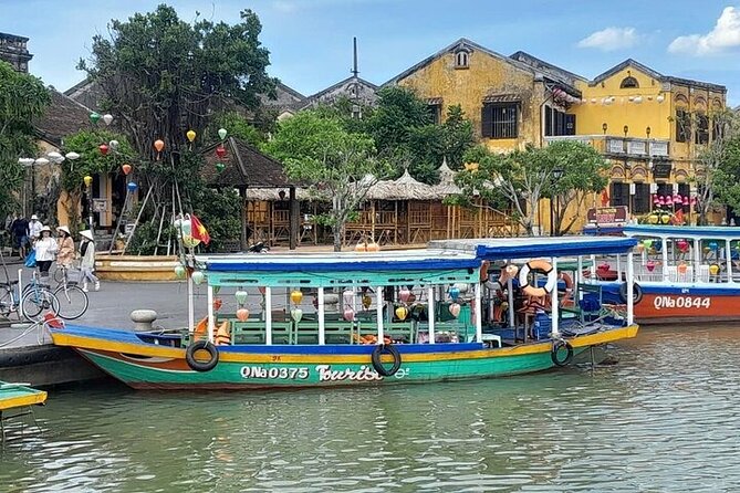Hoi An Rickshaw Riding/Carpentry or Ceramic Class by Foodie Tour - Five or Six Tastes Around Town