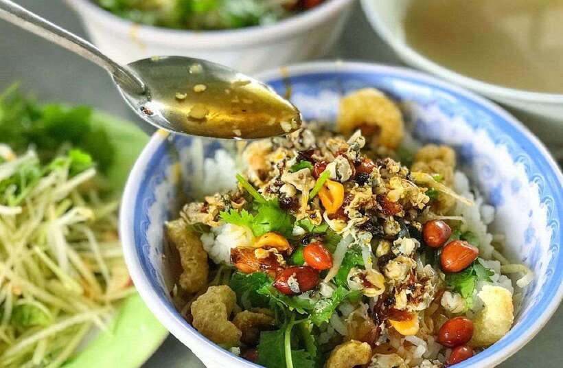 Hue Food Tour by Walking or Cyclo or Motorbike with Driver - How much food do you actually get?