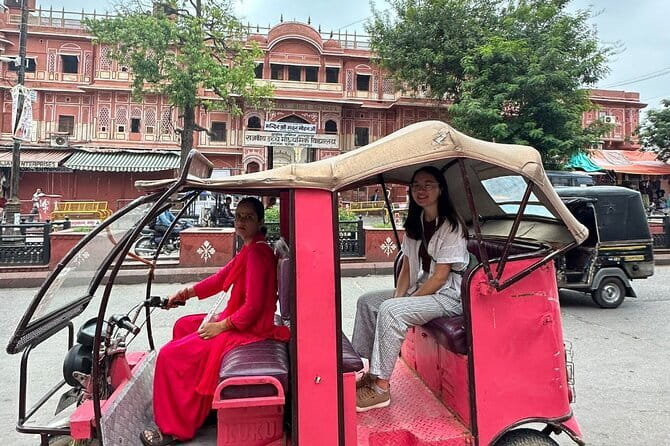 Jaipur City Tour by Women-Driven E-Rickshaw - City Palace and Jaipur’s royal center