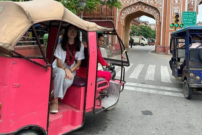 Jaipur City Tour by Women-Driven E-Rickshaw - Meeting female artisans at Ramgarhmode