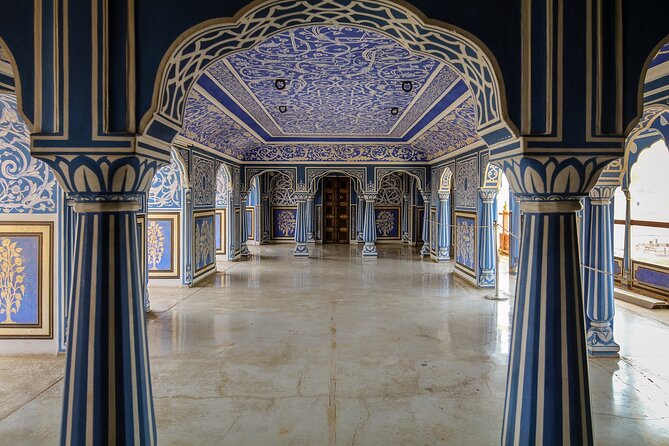Jaipur: Discover Pink City on TukTuk (Guided Tour & Food Tasting) - Why a tuk tuk is a smart way to meet Jaipur