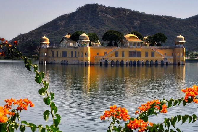 Jaipur: Discover Pink City on TukTuk (Guided Tour & Food Tasting) - Hawa Mahal: the tour’s main landmark finish