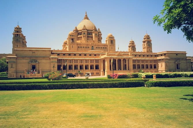 Jaipur Full Day Heritage of Pink City Tour By Tuk Tuk With Chai - Royal Gaitor’s Marble Cenotaphs