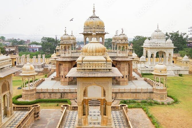 Jaipur Full Day Heritage of Pink City Tour By Tuk Tuk With Chai - Amber Palace: Allow Time for the Courtyards