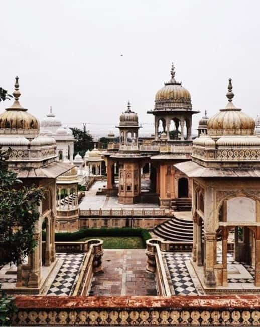 Jaipur : Full Day Tuk Tuk Tour - Shopping adds bangles, silver, and Jaipur crafts