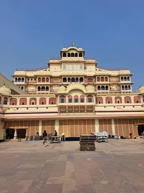 Jaipur Half Day Tour By Tuk Tuk With Local Chaiwala - Market time, textiles, and handicrafts