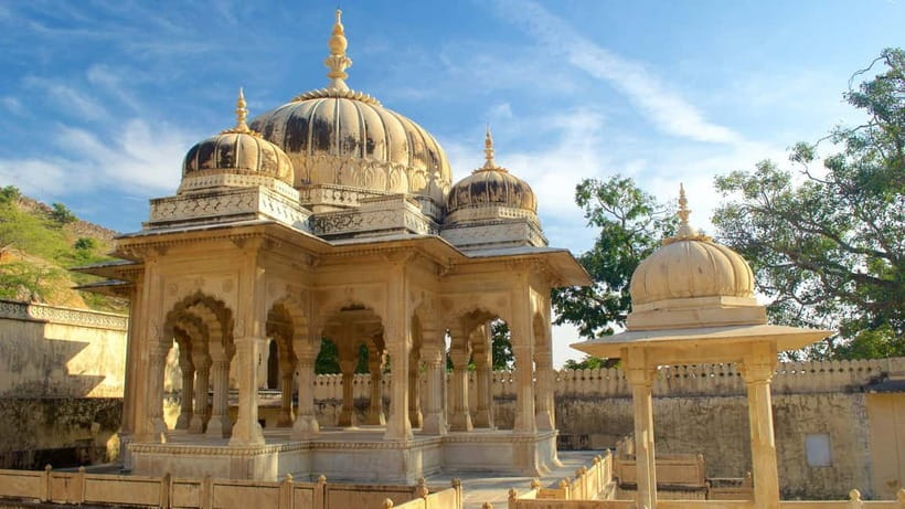 Jaipur Half Day Tour By Tuk Tuk With Local Chaiwala - Hawa Mahal: a quick start in the Pink City
