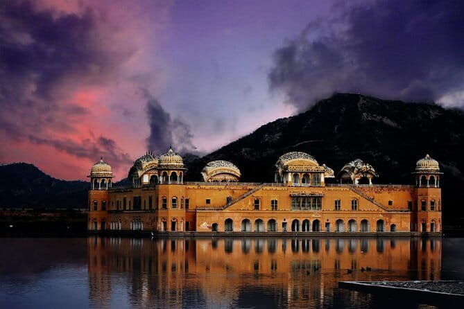 Jaipur Half-Day Tour with Flower Market by Tuk-Tuk or Car - Jal Mahal: a brief lakeside pause