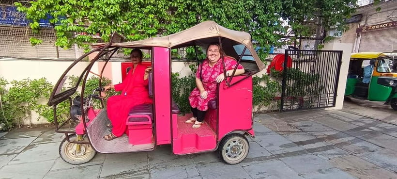 Jaipur Private City Tour with a Women-Driven E-Rickshaw Ride - City Palace and the royal center