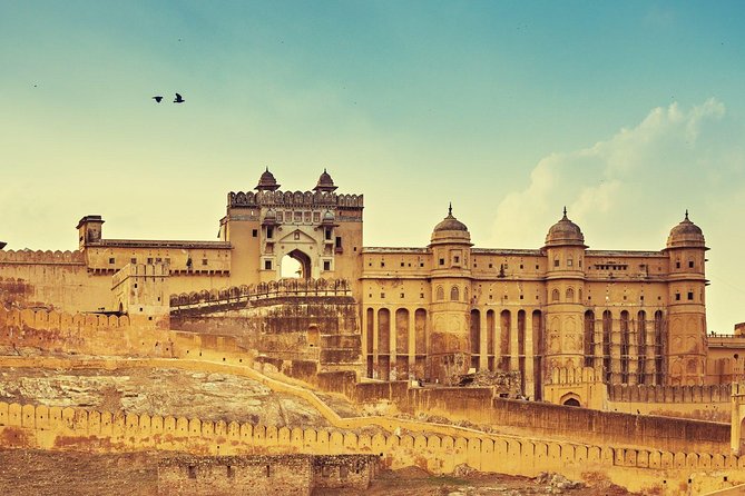 Jaipur: Private Day Trip by Tuk-Tuk & Guide with Pick-Up & Drop - City Palace brings Jaipur’s royal center into view