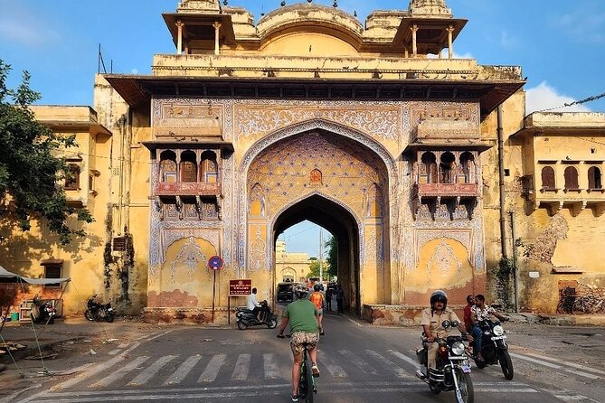 Jaipur Private Full-Day Sightseeing Tour by Tuk-Tuk with Pickup - Hawa Mahal, Jaipur’s famous pink facade