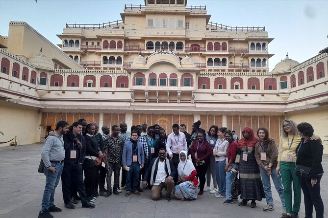 Jaipur Rickshaw Tour Jantar Mantar City Palace - Hawa Mahal: 953 windows and a quick photo stop