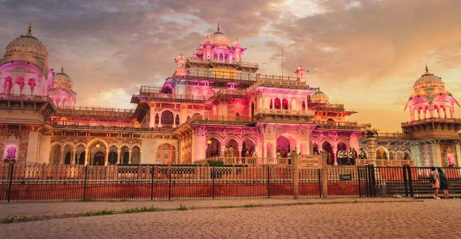 Jaipur Sightseeing by Tuk-Tuk: Temples, Palaces & Markets - Why a tuk-tuk works well in Jaipur