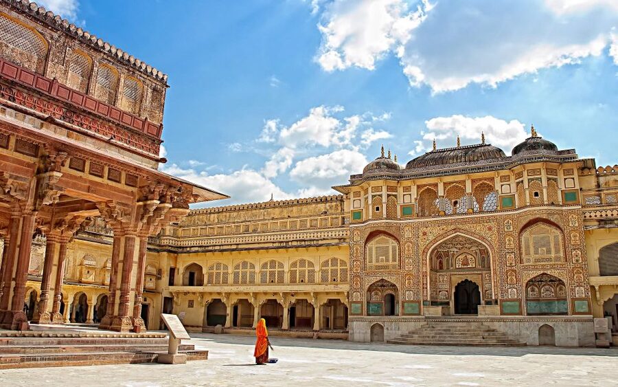 Jaipur Sightseeing by Tuk-Tuk: Temples, Palaces & Markets - Amber Fort is the day’s main historical stop