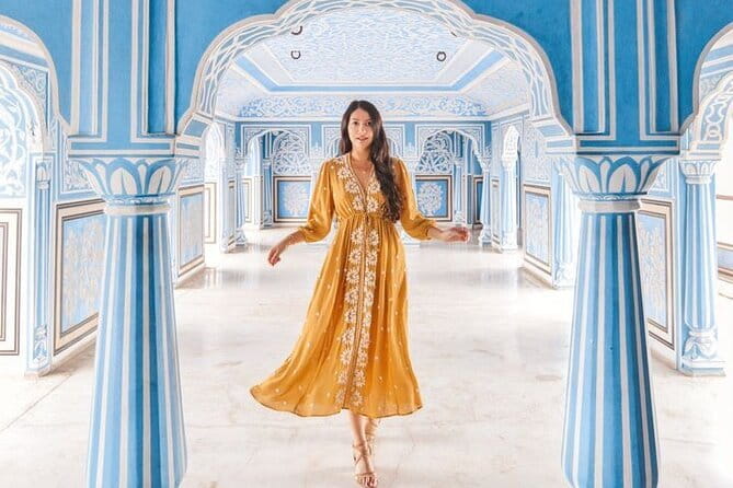 Jaipur Tuktuk Local Sightseeing Day Tour - Panna Meena ka Kund and the long Amer-area stop