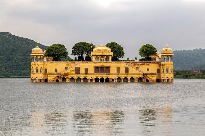Jaipur Tuktuk Local Sightseeing Day Tour - Monkey Temple: springs, hills, and free-roaming monkeys