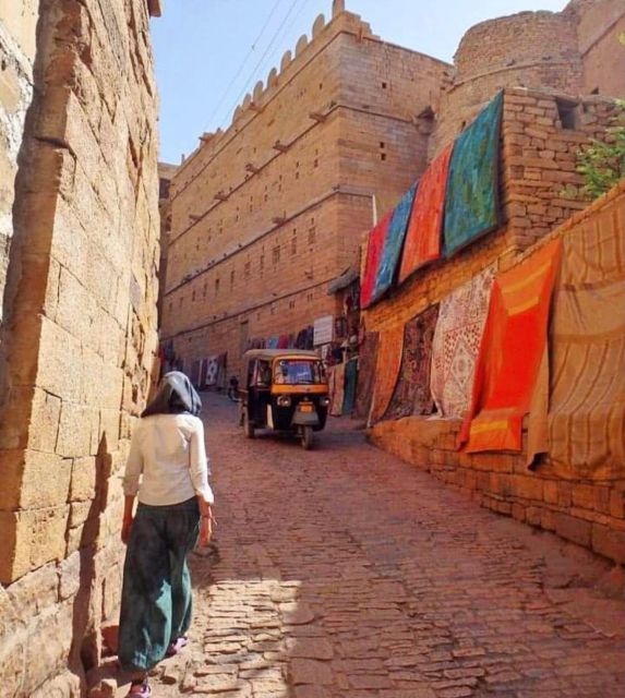 Jaisalmer: City Full-Day Trip by Tuk-Tuk - Salam Singh Ki Haveli for architecture fans