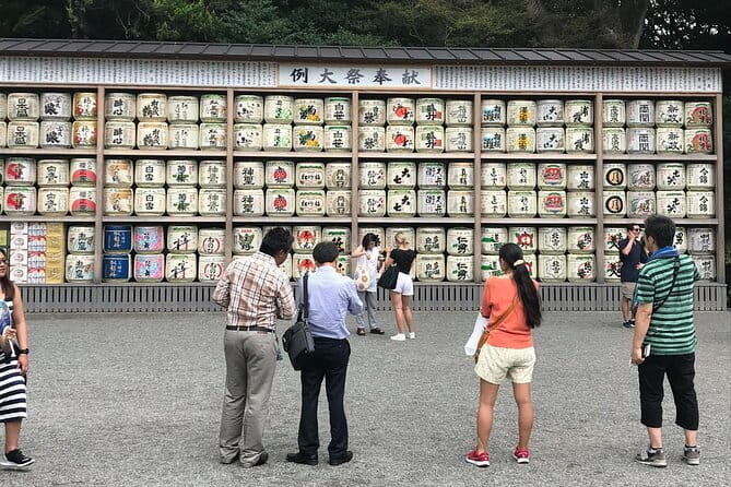 Kamakura Heritage Bike or Walk Tour with ex-Rickshaw guide - Tsurugaoka Hachimangu and the samurai story