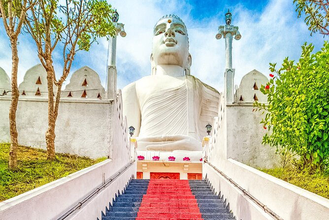 Kandy City Sightseeing and Ambuluwawa Tower by Tuk Tuk Tour - Bahirawakanda’s giant white Buddha